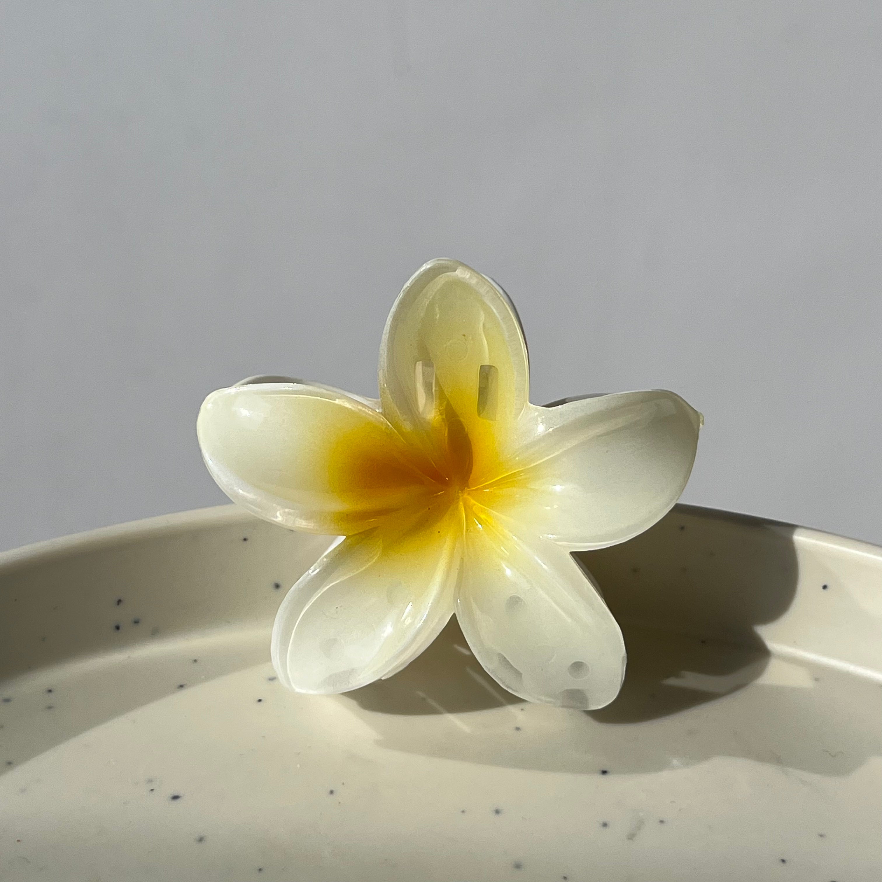 Hawaiian Flower Claw Clip - Medium Size, Tropical Vibes